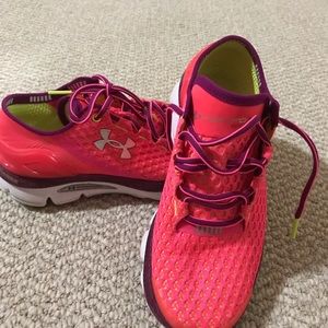 Under Armour speedform gemeni tennis shoes